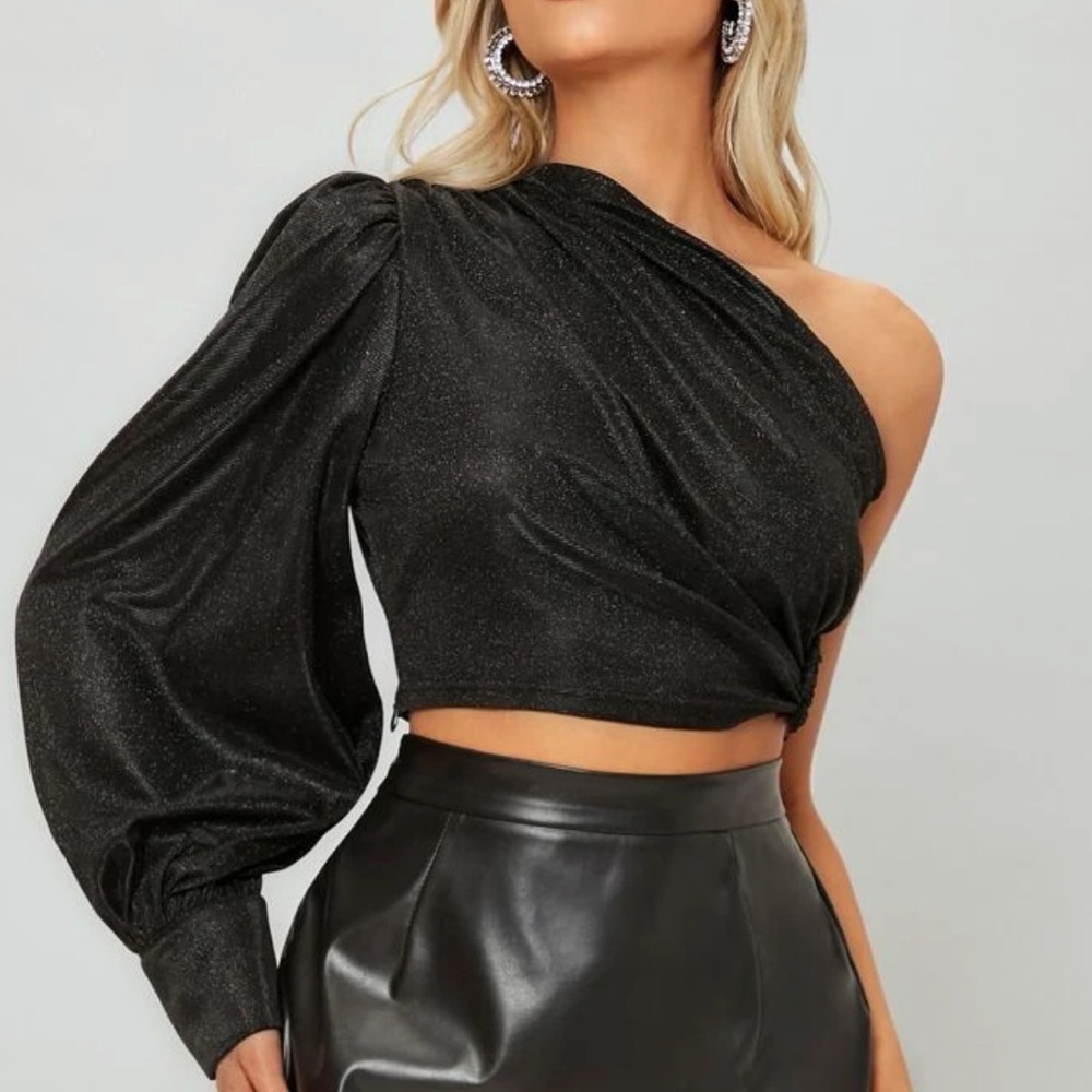 Black one shoulder top Size M